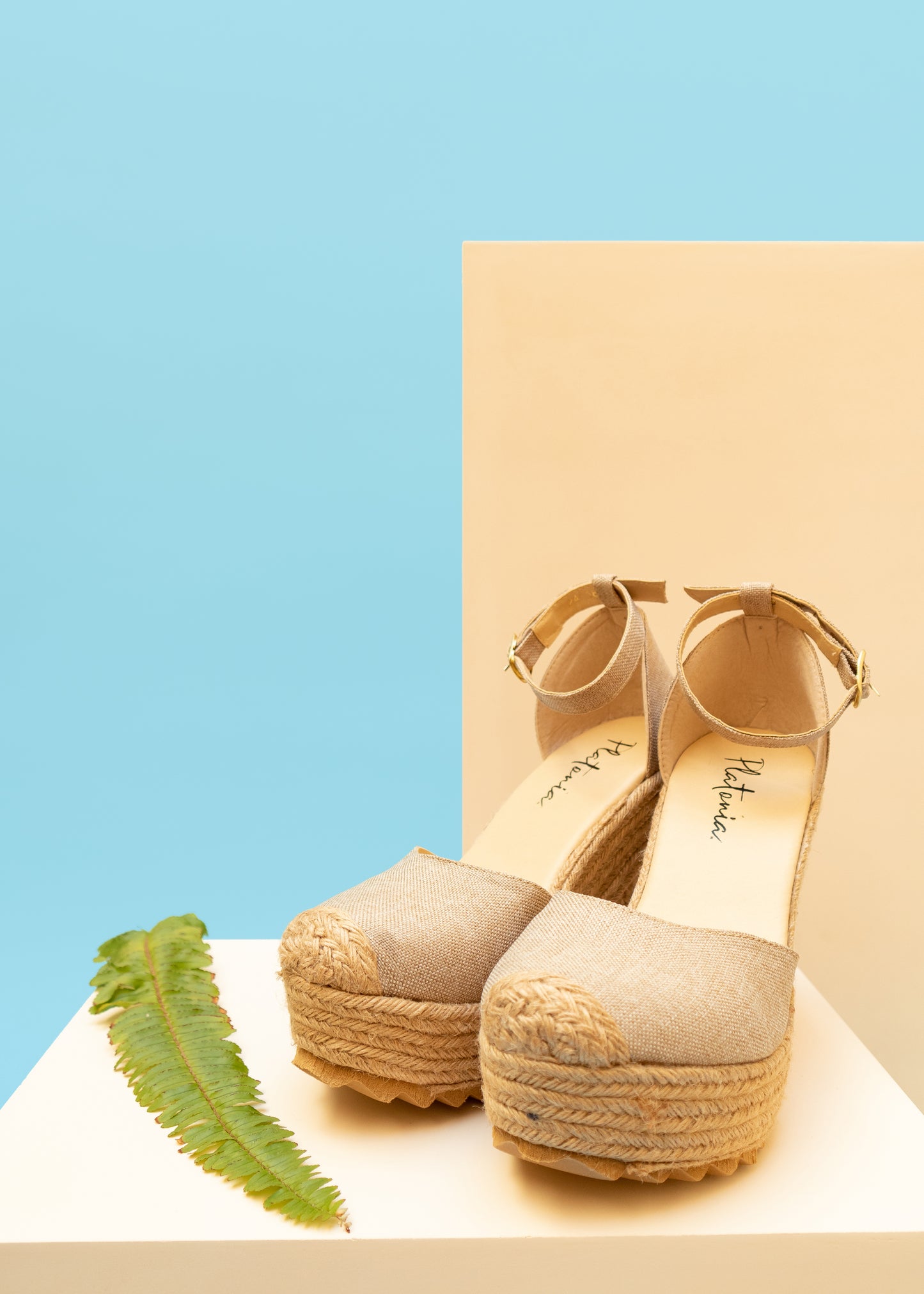 Carlota Beige